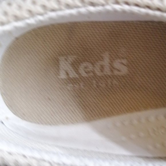 Keds Womens Sneakers Beige Leather Lace Up Walking Shoe Round‎ Toe Flat Heel 6.5 - Picture 9 of 11